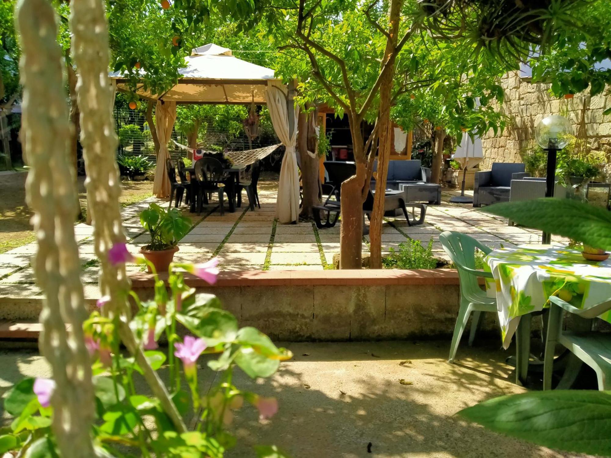 Villino L'Aranceto Sorrentino Bed and Breakfast Meta Rum bild
